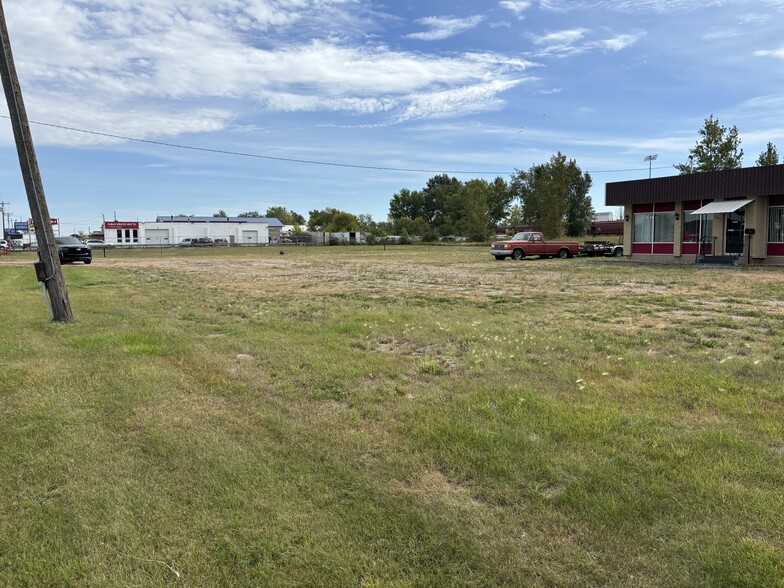 2311 US-10, Moorhead, MN for sale - Building Photo - Image 2 of 9