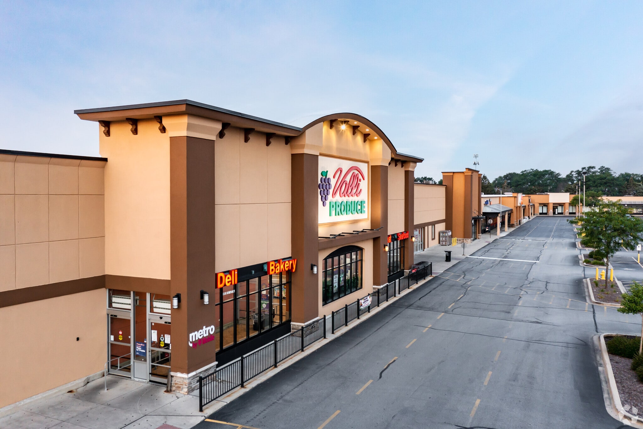 19-171 E North Ave, Glendale Heights, IL for lease Primary Photo- Image 1 of 11