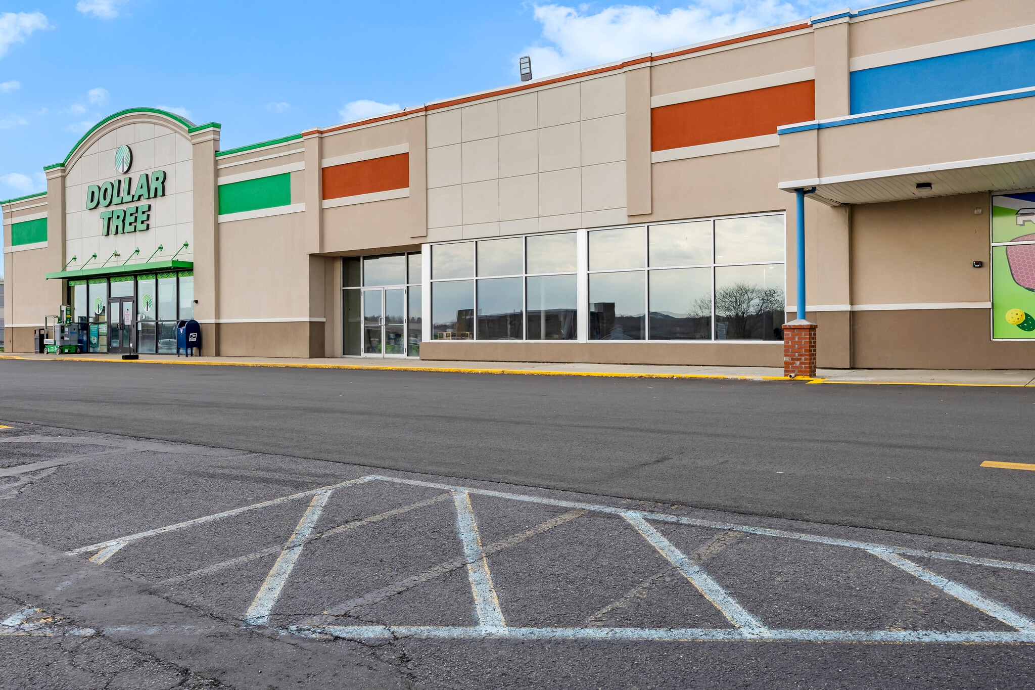 90 Broadway, Menands, NY for lease Building Photo- Image 1 of 12