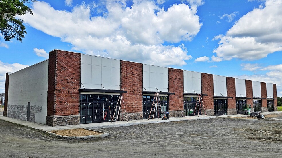 8920 Patriot Hwy, Fredericksburg, VA for lease - Building Photo - Image 1 of 3