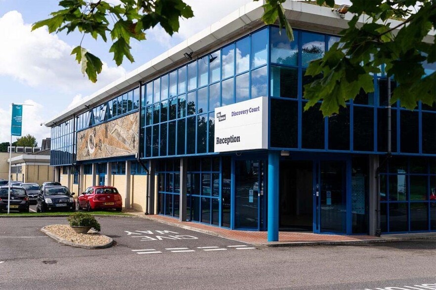 551-553 Wallisdown Rd, Poole for lease - Building Photo - Image 2 of 166