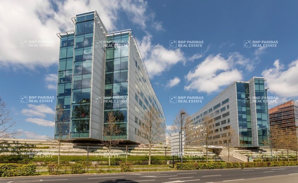 38 Allée Vauban, La Madeleine for lease - Building Photo - Image 1 of 15