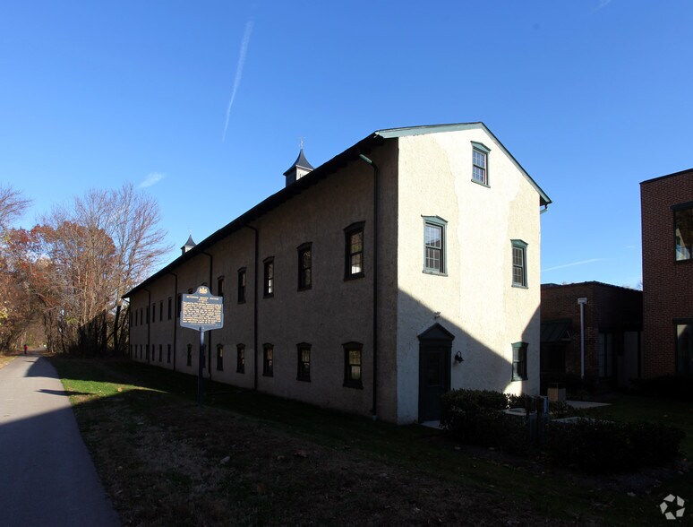 1400 S Trooper Rd, Trooper, PA à louer - Photo du bâtiment - Image 2 de 8