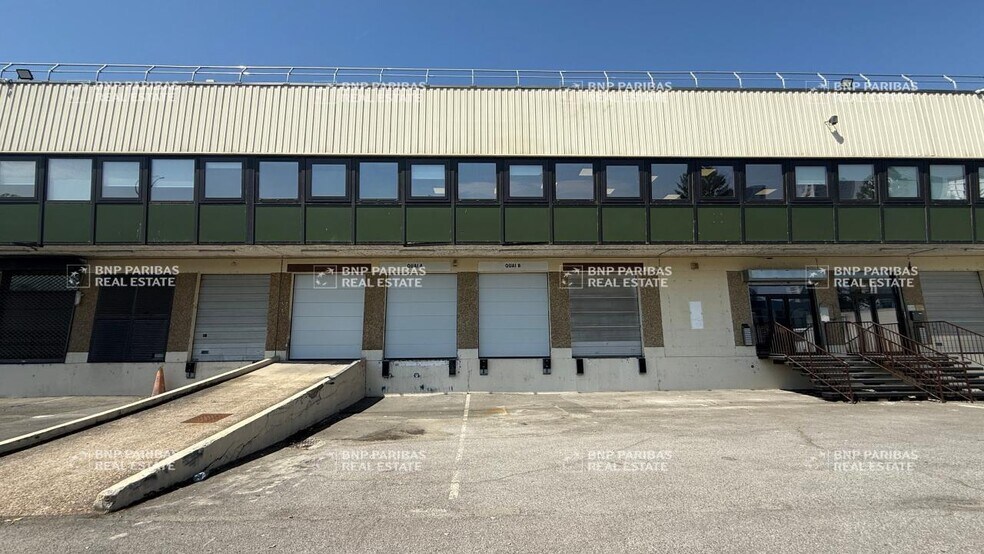 Office in Vitry-sur-Seine for lease - Building Photo - Image 2 of 11