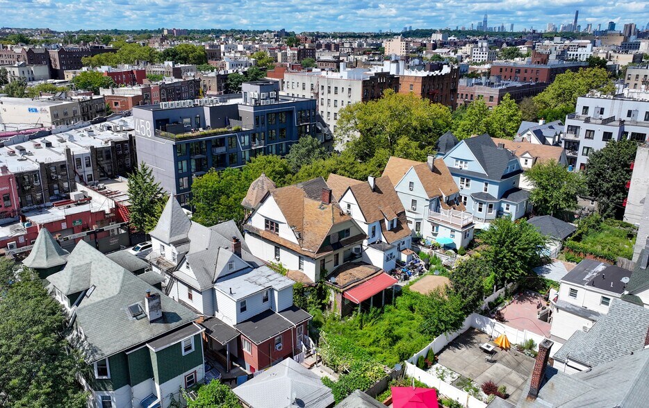 469 E 25th St, Brooklyn, NY à vendre - Photo du bâtiment - Image 2 de 5