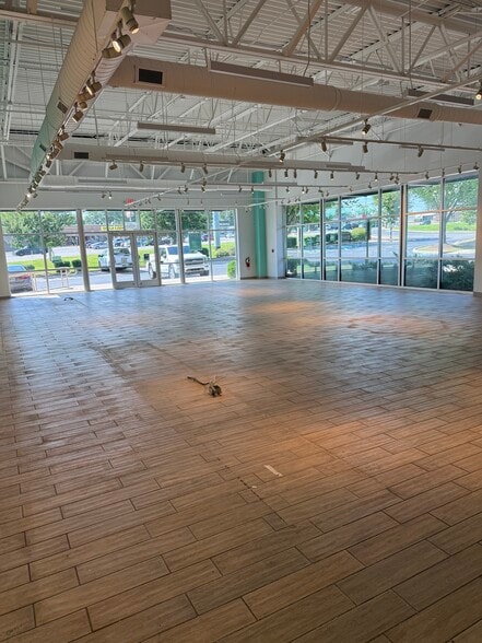 3871-3999 Lebanon Pike, Hermitage, TN for lease - Interior Photo - Image 2 of 8
