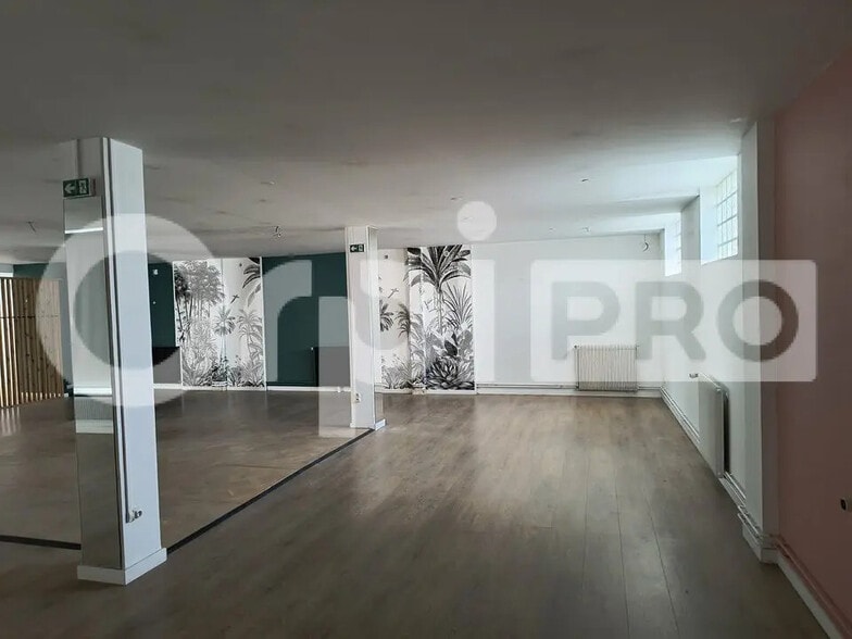 Office in Reims for lease - Interior Photo - Image 2 of 8