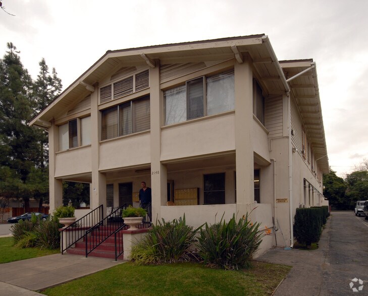 2148 E St, La Verne, CA à louer - Photo du bâtiment - Image 1 de 15