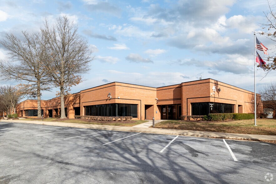 45 W Watkins Mill Rd, Gaithersburg, MD à louer - Photo du bâtiment - Image 2 de 10