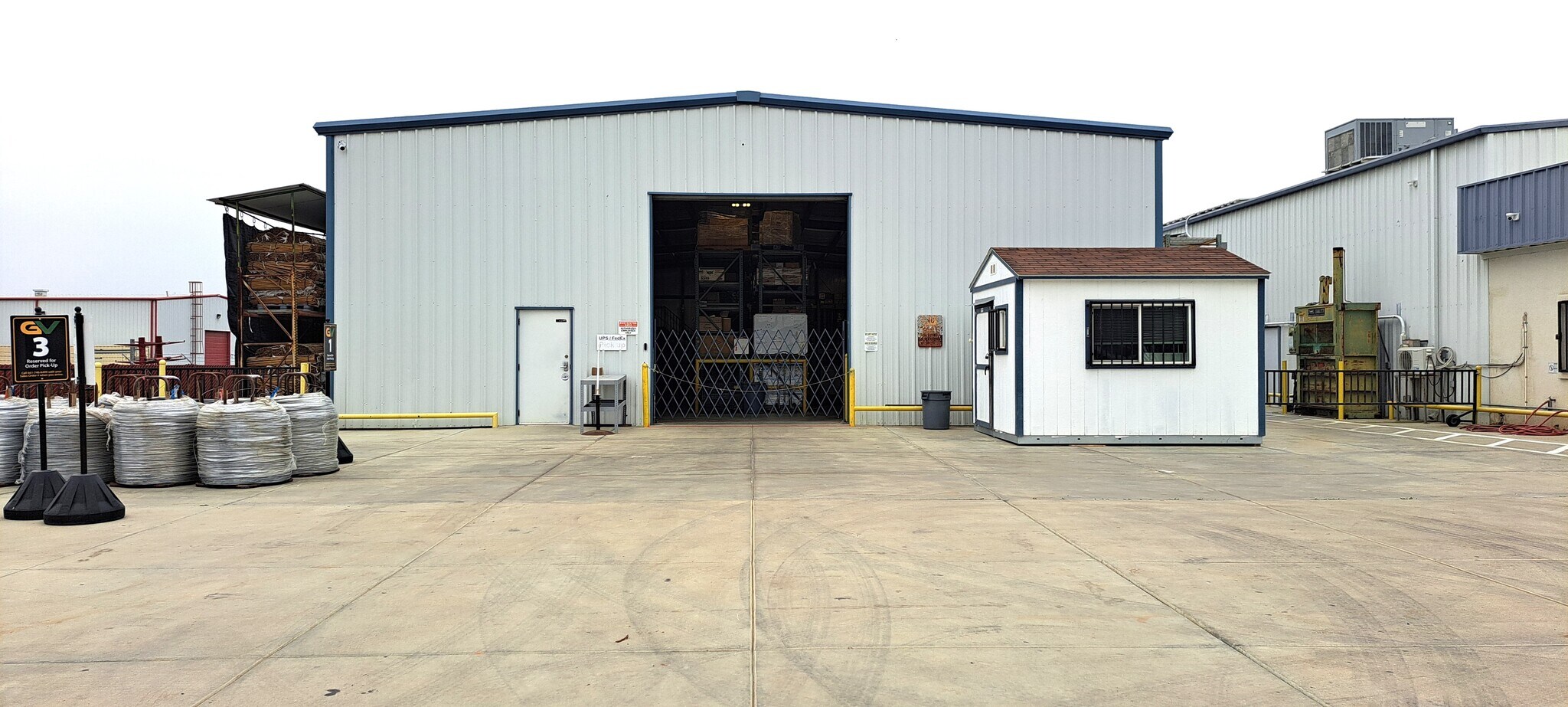 9309 Enos Ln, Bakersfield, CA for lease Primary Photo- Image 1 of 22