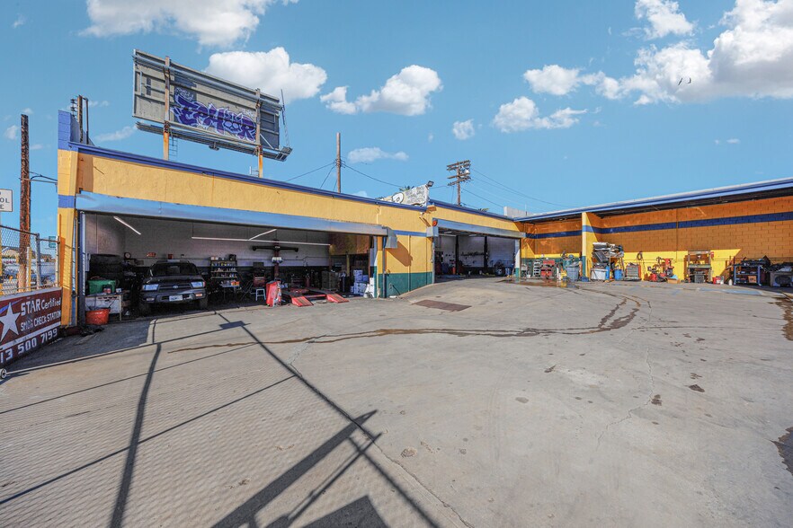 4401 Beverly Blvd, Los Angeles, CA à vendre - Photo du bâtiment - Image 2 de 39