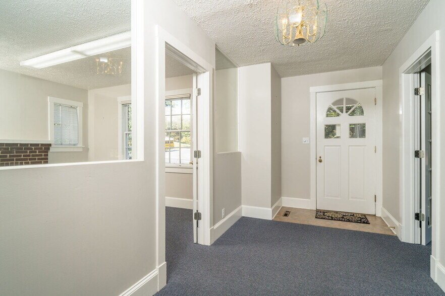 1110 Churchville Ave, Staunton, VA à louer - Photo du bâtiment - Image 2 de 39