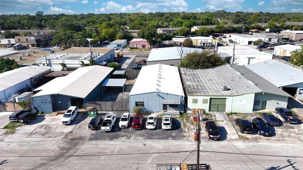 106 W Turbo Dr, San Antonio, TX à vendre - Photo du bâtiment - Image 2 de 17