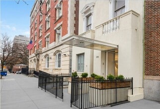 236 Second Ave, New York, NY for lease Interior Photo- Image 2 of 9