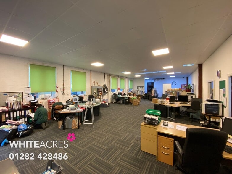 Gertrude St, Nelson for lease - Interior Photo - Image 2 of 18