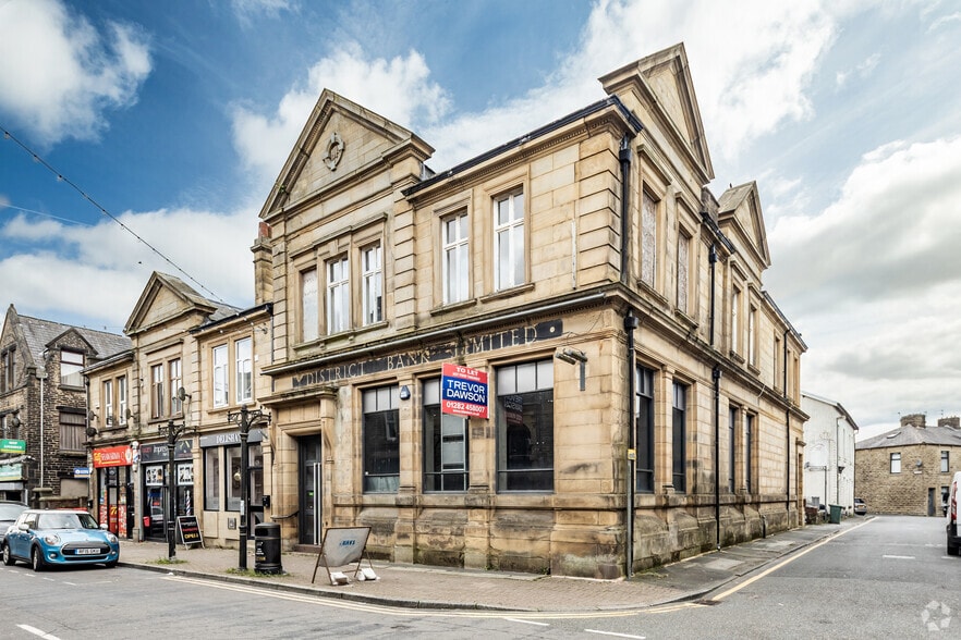 67 Deardengate, Rossendale for lease - Primary Photo - Image 1 of 2