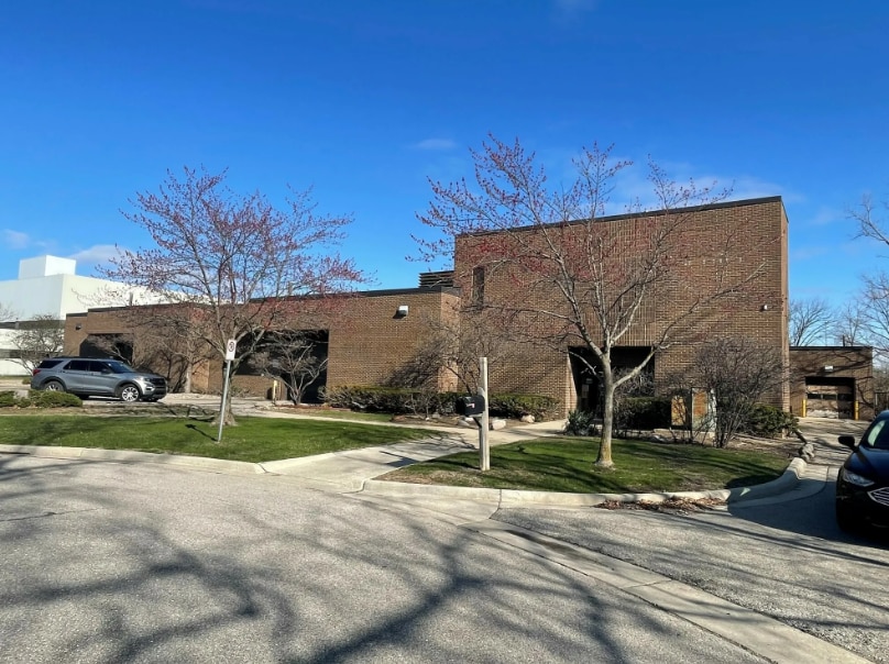 24524 W 11 Mile Rd, Southfield, MI for sale Primary Photo- Image 1 of 9