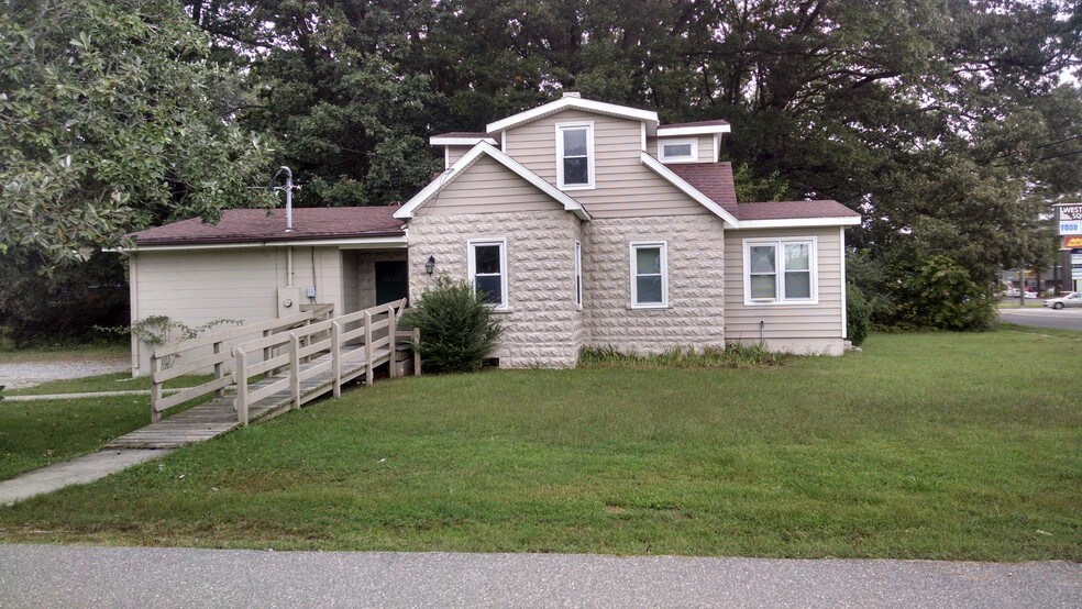2850 King William Ave, West Point, VA à louer - Photo du bâtiment - Image 2 de 23