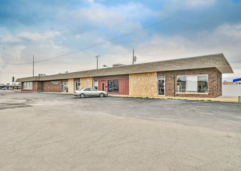 2420 S Seneca St, Wichita, KS for lease - Building Photo - Image 3 of 4