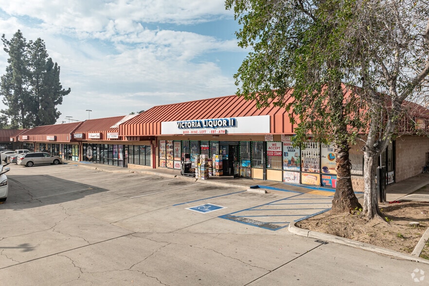 2715 W Foothill Blvd, Rialto, CA à louer - Photo principale - Image 2 de 4
