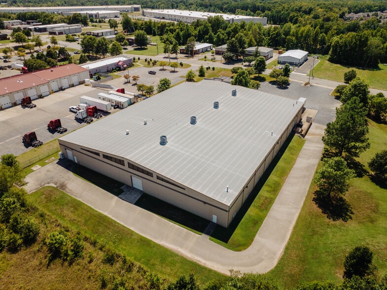 8472 Industrial Dr, Olive Branch, MS for sale - Building Photo - Image 2 of 9