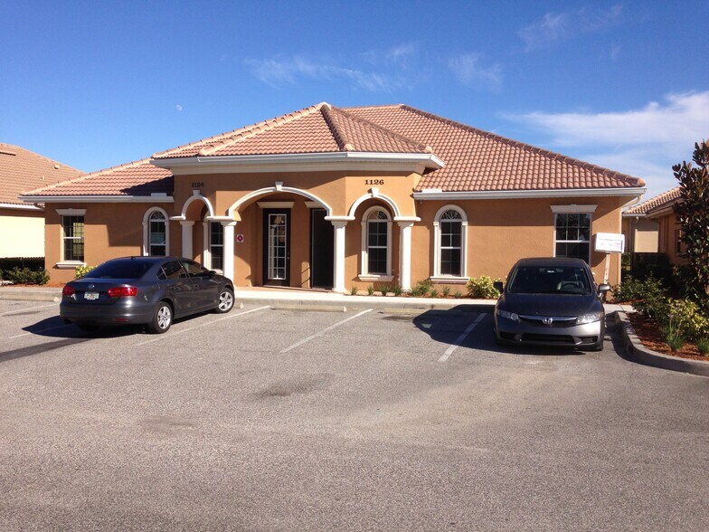 3200 Hillsdale Ln, Kissimmee, FL à louer - Photo du bâtiment - Image 2 de 4