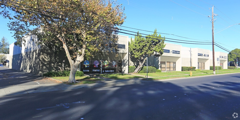 2361 Industrial Pky W, Hayward, CA for lease - Building Photo - Image 3 of 4