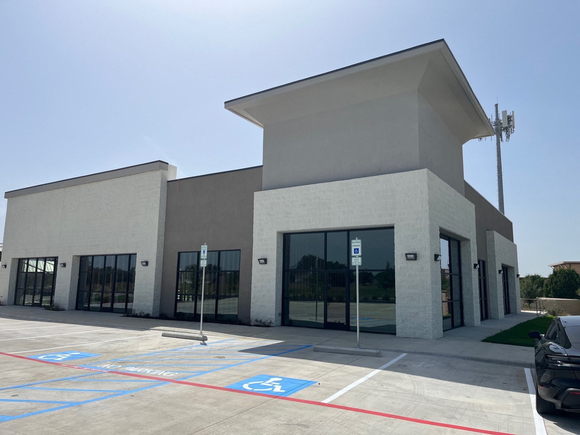 4049 Huffines blvd, Carrollton, TX à louer Photo du bâtiment- Image 1 de 8