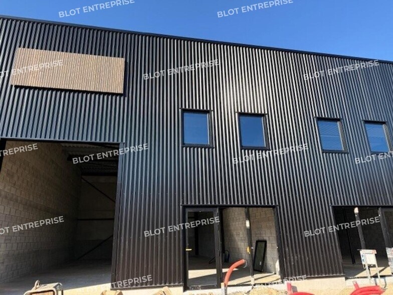 Flex in La Mézière for lease - Building Photo - Image 2 of 6