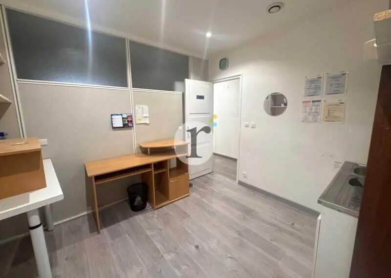 Commerce de détail dans Lille à louer - Photo intérieure - Image 2 de 4