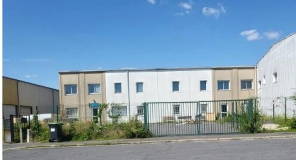 Local d'activités dans BOISSY-L'AILLERIE à vendre - Photo du bâtiment - Image 1 de 9