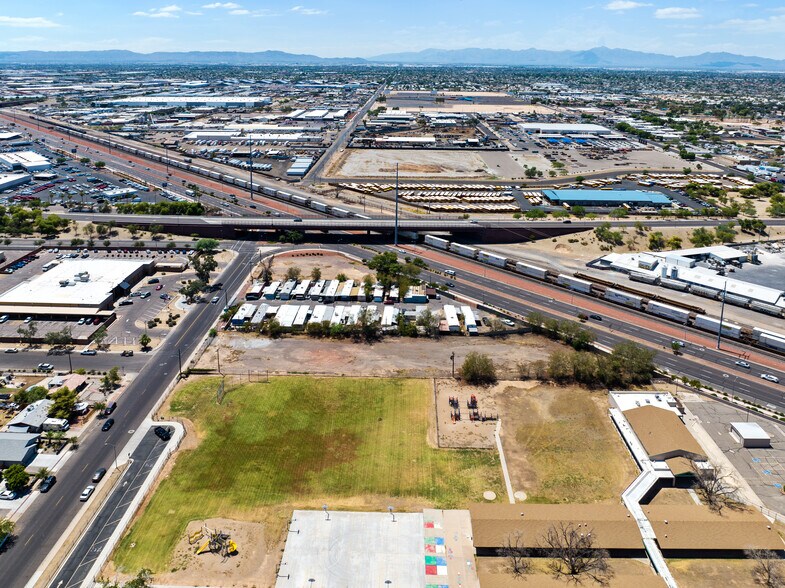 5556 W Grand Ave, Glendale, AZ à vendre - Photo du bâtiment - Image 3 de 23