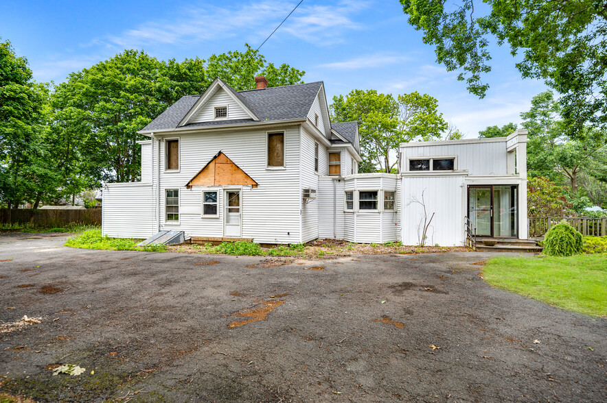 57 Mill Rd, Westhampton Beach, NY à vendre - Photo du bâtiment - Image 1 de 1