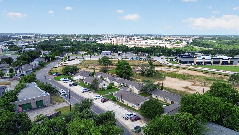1500 Park Ln, Georgetown, TX à vendre - Photo du bâtiment - Image 2 de 21