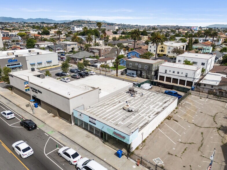 1050-1052 Atlantic Ave, Long Beach, CA à vendre - Photo du bâtiment - Image 3 de 17