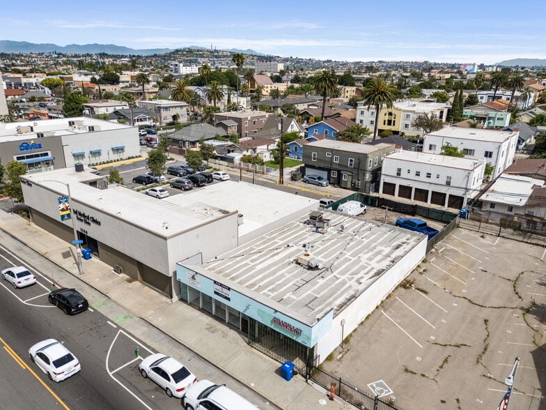 1050-1052 Atlantic Ave, Long Beach, CA à vendre - Photo du bâtiment - Image 3 de 17