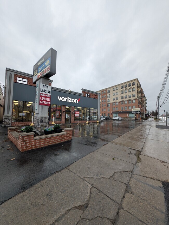 Plus de détails pour 5221-5223 Main St, Buffalo, NY - Commerce de détail à louer