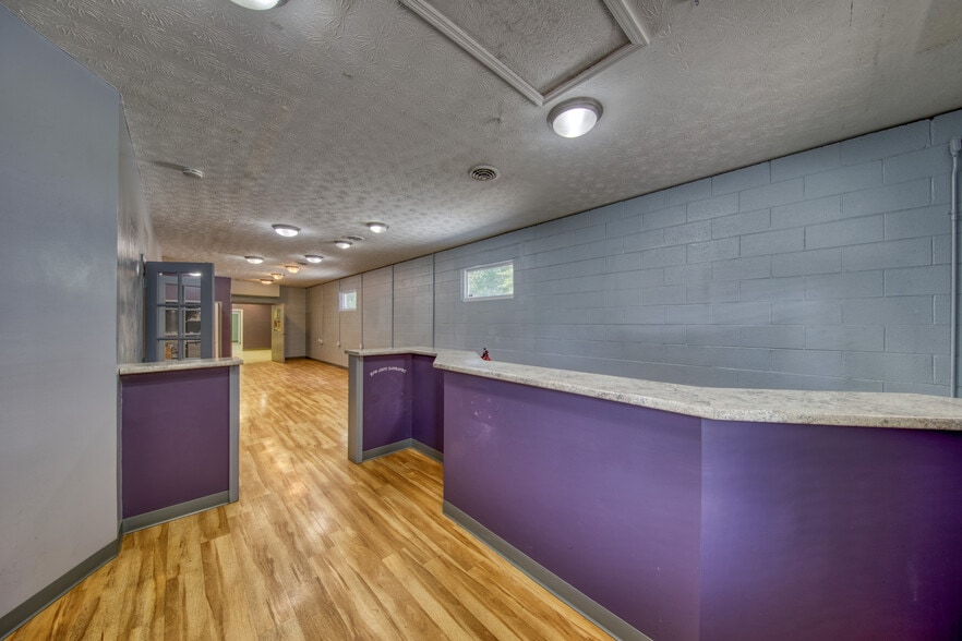 5403 Western Ave, Knoxville, TN for lease - Building Photo - Image 2 of 19