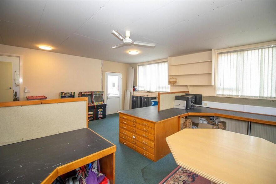 22 Buccleuch St, Hawick à vendre - Photo du bâtiment - Image 2 de 25