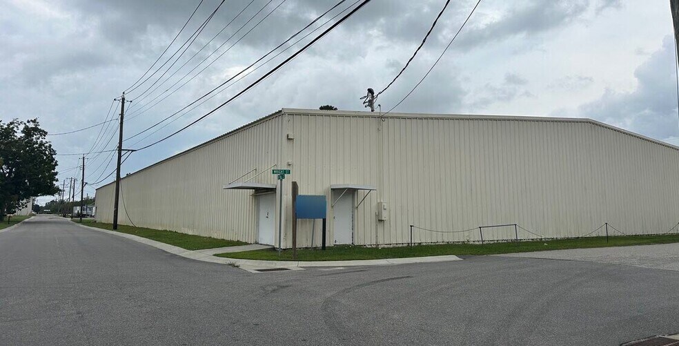 201 N Wall St, Tabor City, NC à louer - Photo du bâtiment - Image 1 de 2