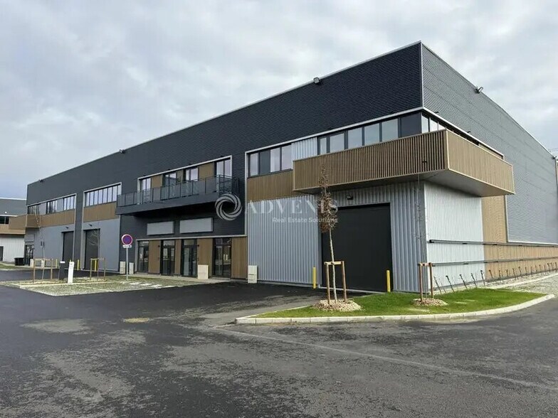 Flex dans Chalifert à louer - Photo du bâtiment - Image 2 de 8