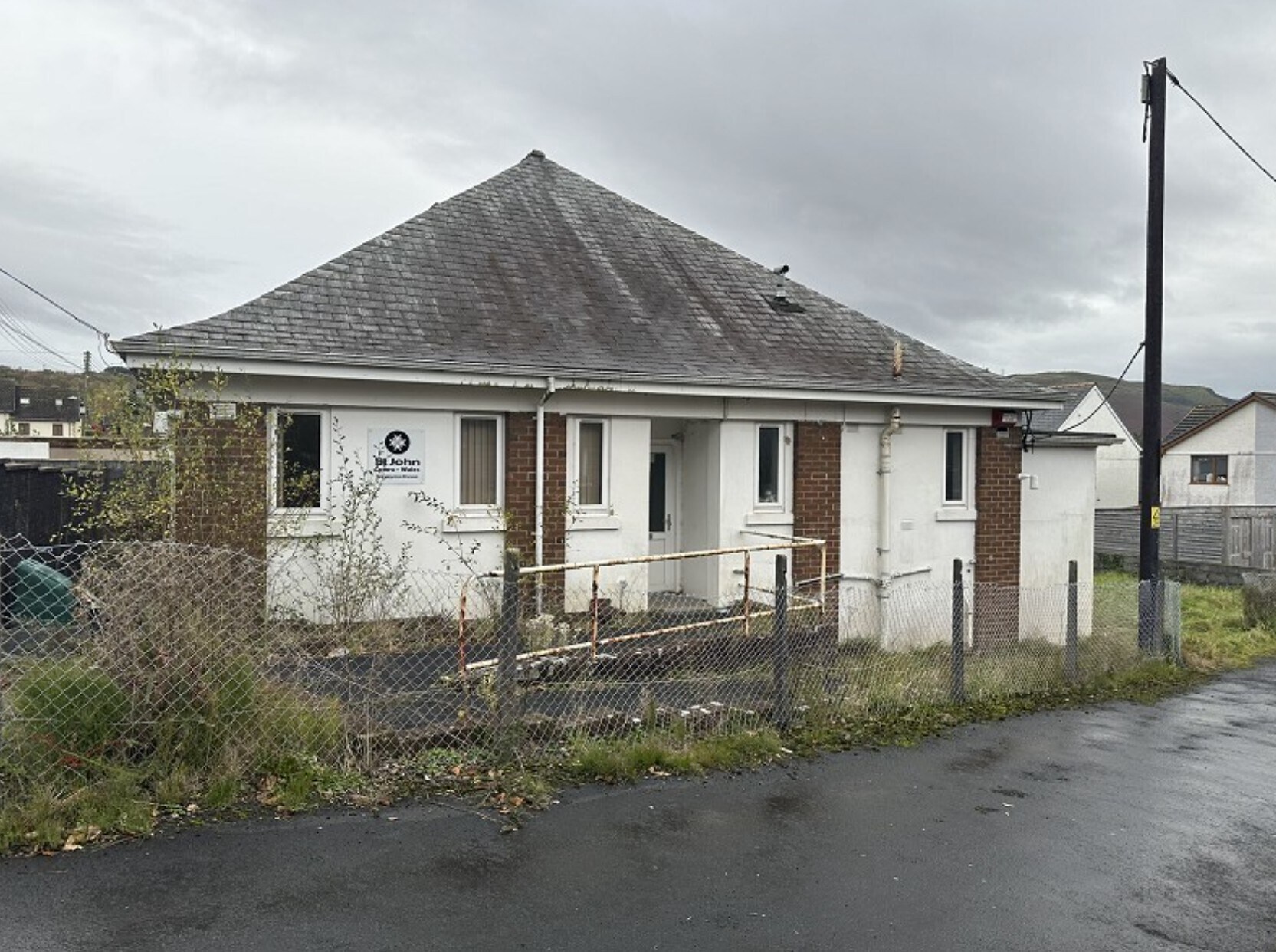 5 Derwen Rd, Ystradgynlais à vendre Photo du bâtiment- Image 1 de 15