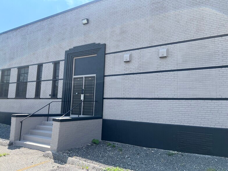 2810 W Saratoga St, Baltimore, MD à vendre - Photo du bâtiment - Image 2 de 19