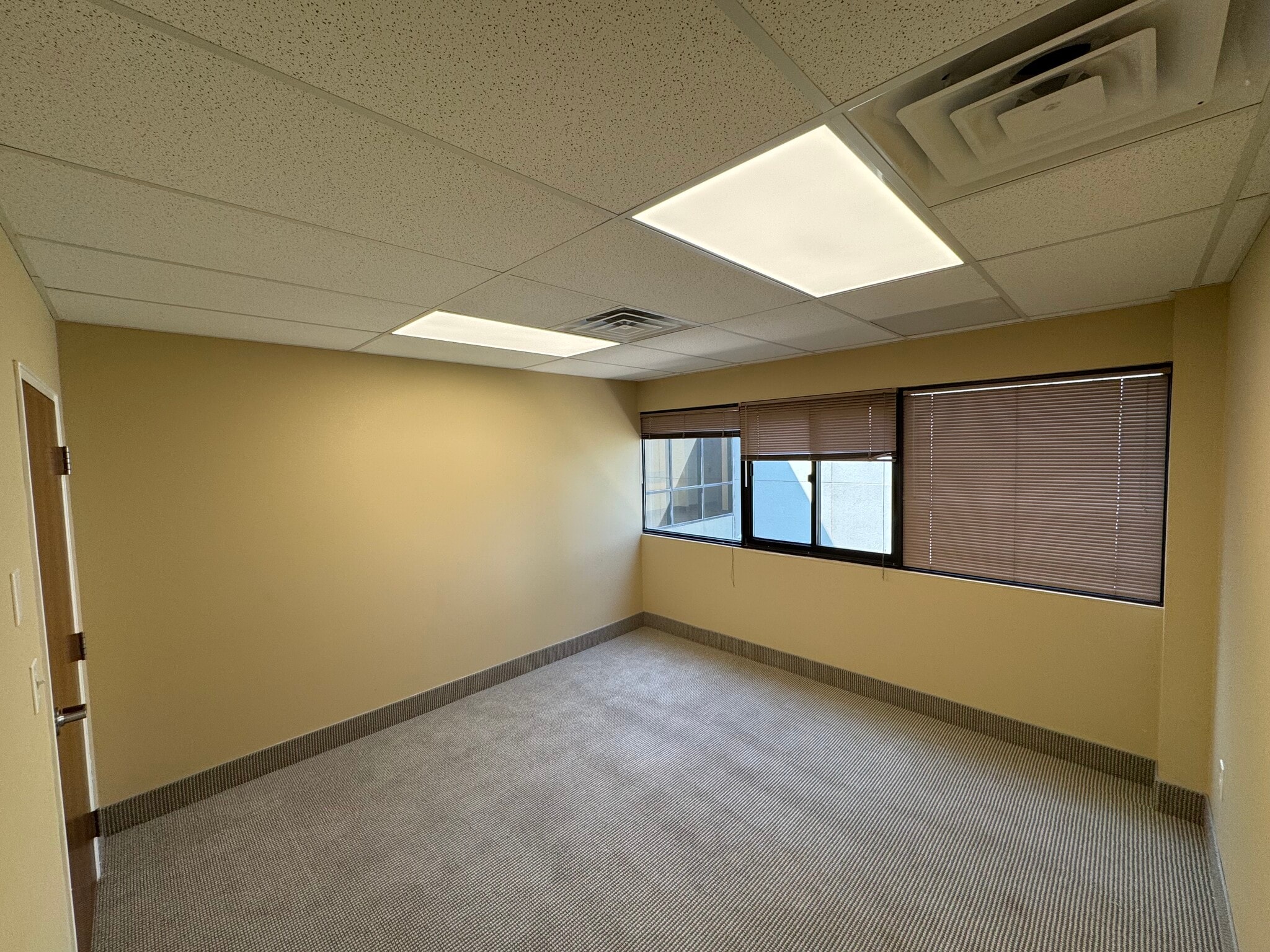 1806 State Route 35, Oakhurst, NJ for lease Building Photo- Image 1 of 3