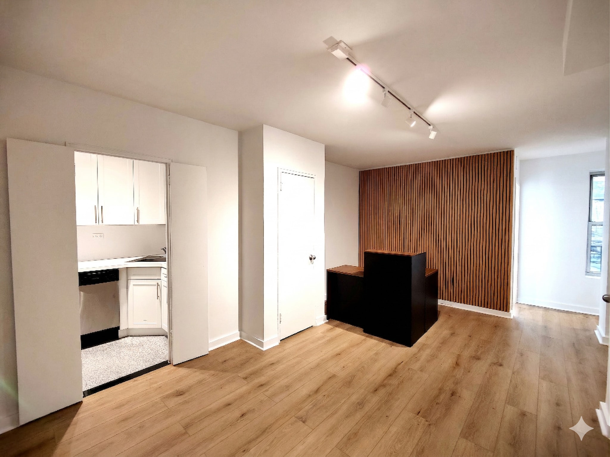 155 E 55th St, New York, NY for lease Interior Photo- Image 1 of 4