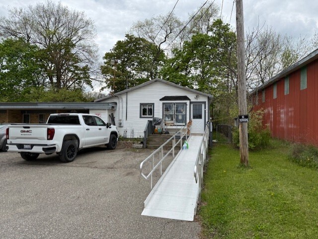 10100 Saginaw St, Holly, MI à vendre - Photo du bâtiment - Image 2 de 4