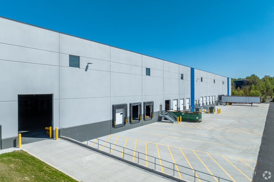 135 High Hill Rd, Woolwich, NJ for lease - Building Photo - Image 2 of 5