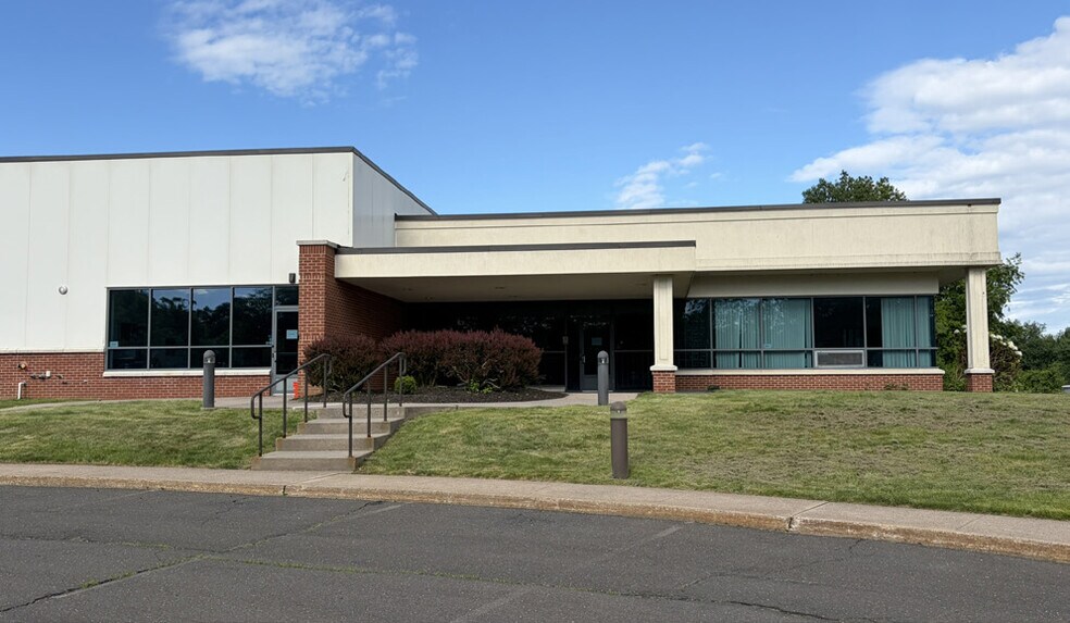 119 White Oak Dr, Berlin, CT for lease - Building Photo - Image 2 of 26