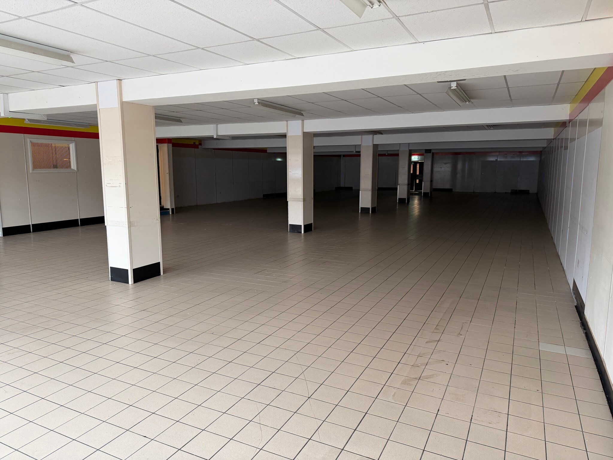 43-45 Micklegate, Selby for lease Interior Photo- Image 1 of 7