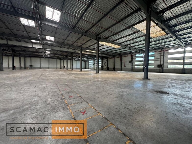 Industrial in Saint-Michel-sur-Orge for lease - Building Photo - Image 2 of 16